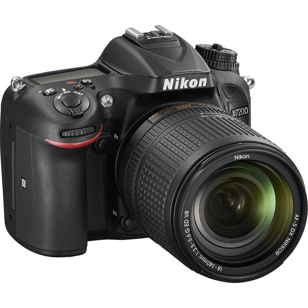 نيكون  د 7200  كاميرا رقمية  اس ل ر + طقم عدسات 18-55 ملم   في آر