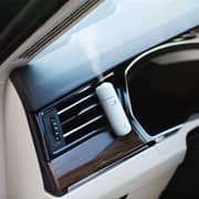 موزع زيوت عطرية تايني ديف من حيدر موديل A807C-WHT-OC + خمس زجاجات زيوت عطرية 5 مل من المجموعة الشرقية ومجموعة العود