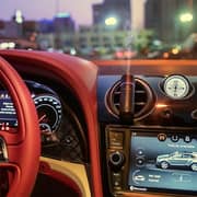 موزع زيوت عطرية تايني ديف من حيدر موديل A807C-WHT-OC + خمس زجاجات زيوت عطرية 5 مل من المجموعة الشرقية ومجموعة العود