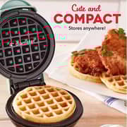 صانع وافل صغير DMW001AQ من داش