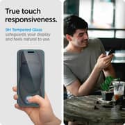Spigen GLAStR EZ FIT Privacy Screen Protector Transparent iPhone 15