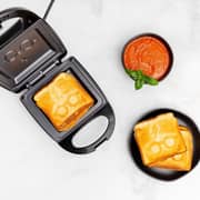 Uncanny Brands PP2-HPO-HP1-ME Harry Potter Single Sandwich Maker