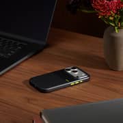 Beats MagSafe Rugged Case Everest Black iPhone 17 Pro - MGJM4LL/A