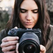 Canon EOS R6 V Mirrorless Camera Black With RF 20-50mm F4L IS USM PZ Lens