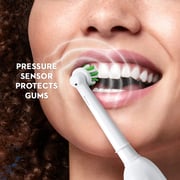 Oral B Pro 1000 Crossaction Rechargable Toothbrush White