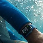 Apple Watch Series 7 GPS ، هيكل من الألومنيوم باللون الأخضر مقاس 45 ملم مع سوار Clover Sport - عادي