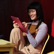 آيباد الجيل العاشر مقاس 10.9 بوصة (2022) - يدعم شبكة الواي فاي، ذاكرة تخزين 256 جيجابايت - لون أصفر - إصدار الشرق الأوسط بخاصية فيس تايم