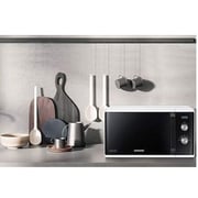 Samsung Microwave , 800 W , 23 L Cooking Chamber / 48.9 cm Width / Scratch-Resistant Ceramic Enamel Interior / 6 Power Levels / White - MS23K3614AW/EG