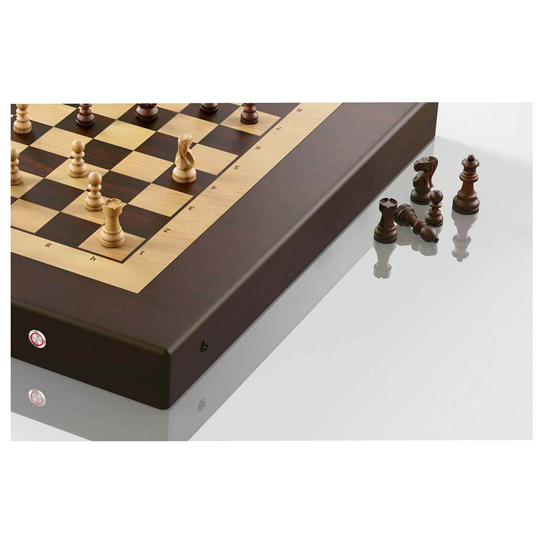 The World's Smartest Chessboard By Square Off